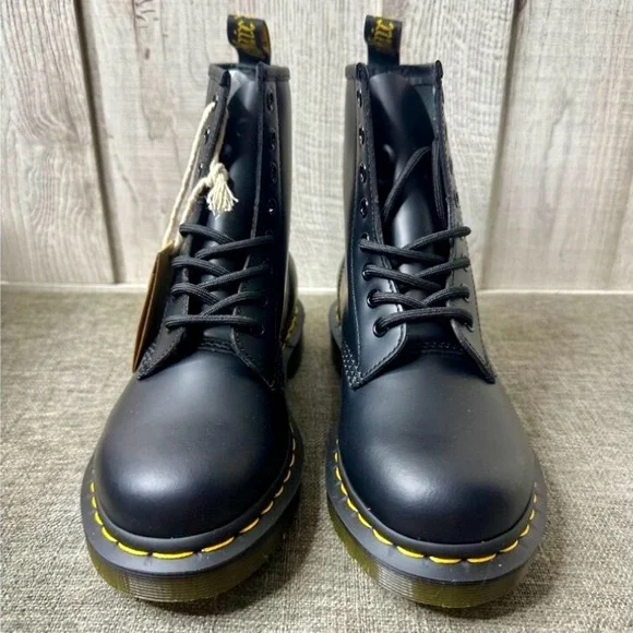 NEW WITH BOX - Dr. Martens 1460 Smooth Leather - Picture 5 of 10
